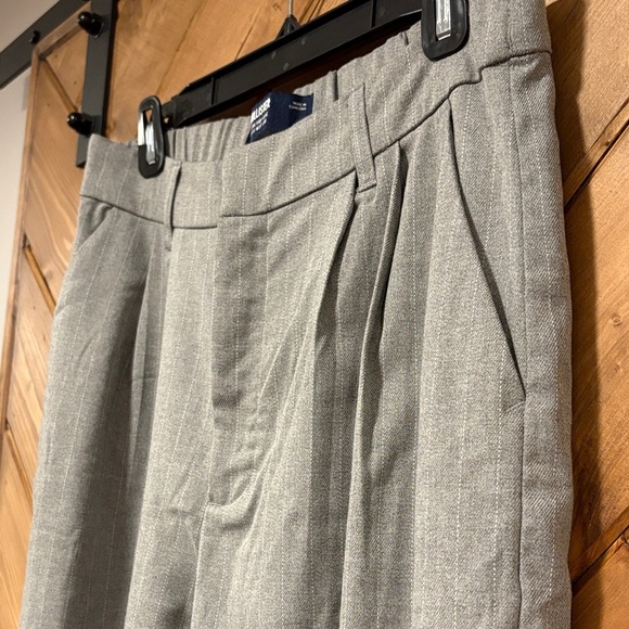 Hollister Ultra High Rise Livvy Wide Leg Grey Pinstripe Pants Large - Picture 5 of 5